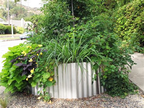 How to build a corrugated metal raised bed