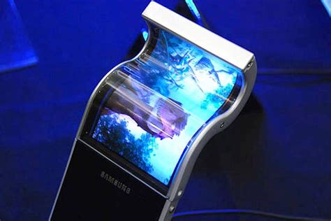 Flexible OLED panel revenues to surpass those of rigid OLED panels