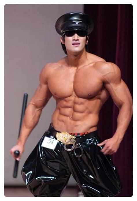 Korean muscle: Hwang Chul Soon | bodybuilding wallpapers Free Download