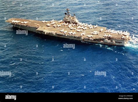 aircraft carrier USS INDEPENDENCE (CV-62 Stock Photo - Alamy