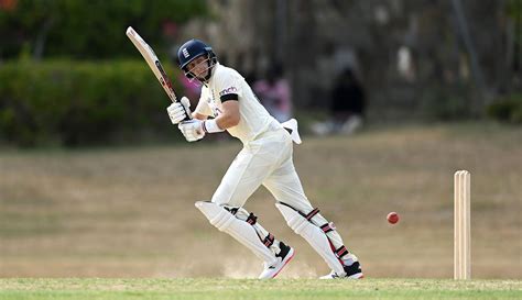 Joe Root spent some time in the middle | ESPNcricinfo.com