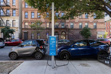 How Many EV-Charging Stations Are There in New York City? - Bloomberg