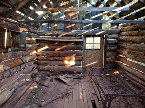 inside abandoned cabin, Kolab Canyon UT [4000X2992] : r/AbandonedPorn