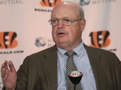 Bengals owner voted against the Rams' L.A. move for bizarre reason - Business Insider