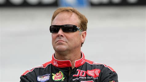 Veteran NASCAR driver Mike Wallace allegedly attacked after concert | Sporting News