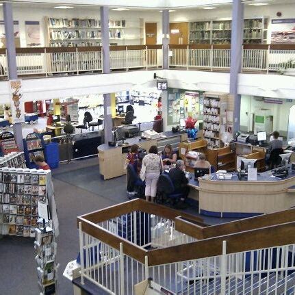 Farnborough Library - Library in Farnborough