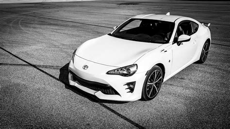 Test Drive: Watch the 2020 Toyota 86 GT Driven to the Limit by Our Pro ...