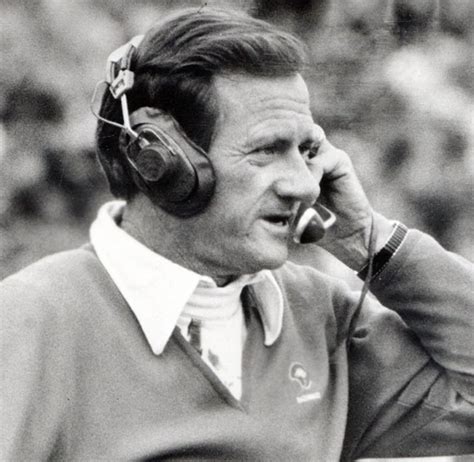 Frank Broyles Statue to be Unveiled Prior to LSU Game