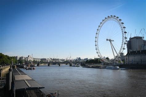 London: Westminster Walking Tour & London Dungeon Entry