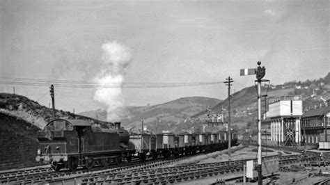 Up coal train from Rhondda Valley... © Ben Brooksbank cc-by-sa/2.0 :: Geograph Britain and Ireland