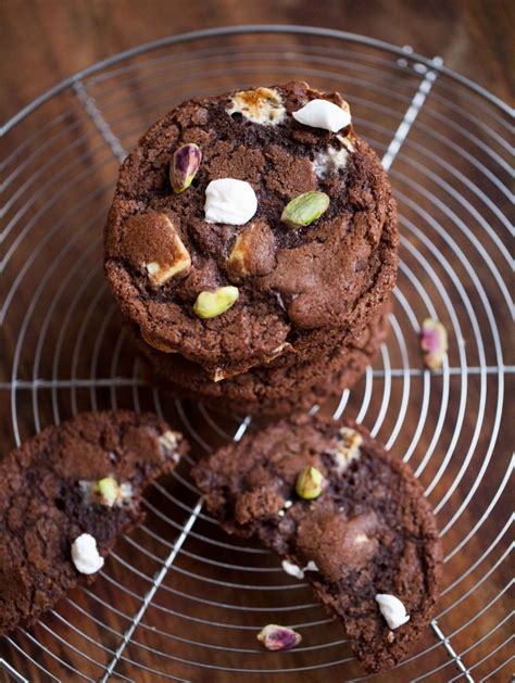 Rocky road cookies – SÖTA SAKER. Amerikanska cookies med extra allt.