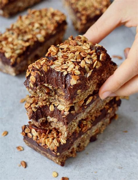 These delicious chewy homemade chocolate granola bars are great for breakfast or as a healthy ...