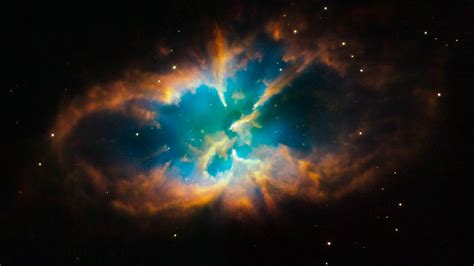 Hubble Snaps a Splendid Planetary Nebula | HubbleSite