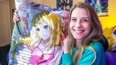 MY NEW WAIFU PILLOW LOOKS LIKE ME!? (Anime Dakimakura Pillow) - YouTube