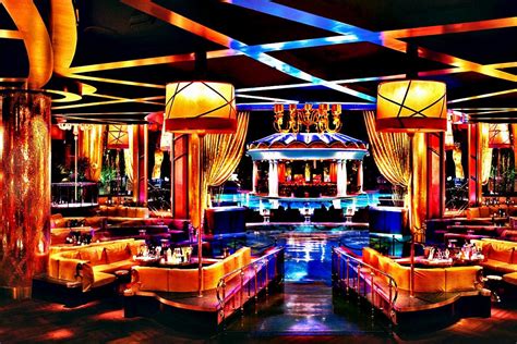 How to Get into Las Vegas Clubs for Free - Le Chic Geek