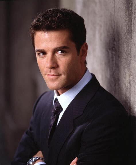 Yannick Bisson | Murdoch mysteries, Murdock mysteries, Thomas