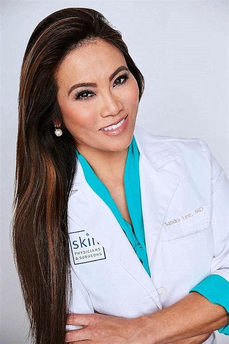 Dr Pimple Popper's Dr Sandra Lee admits she struggles with fame | Daily Mail Online