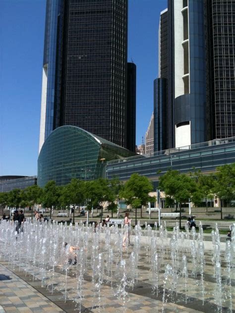 Janet Rozelle's Life in Action: Detroit Riverwalk