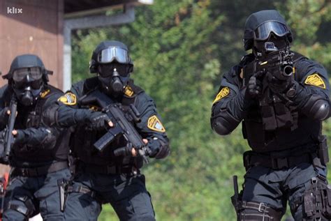 Members of the Bosnian FUP Special Police Unit during the federal ...