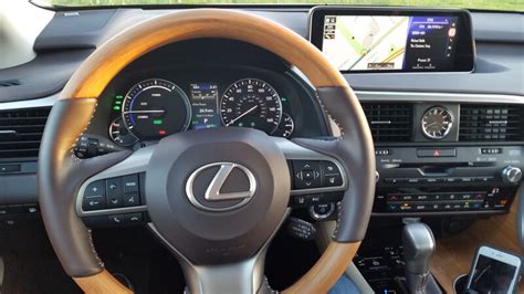 DeLUXE Features You'll Love on the Lexus RX 450h