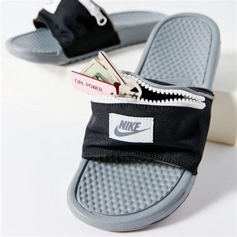 Nike Sandals Tanjun Black With Strap Straps On The Back Toddler 6 ...