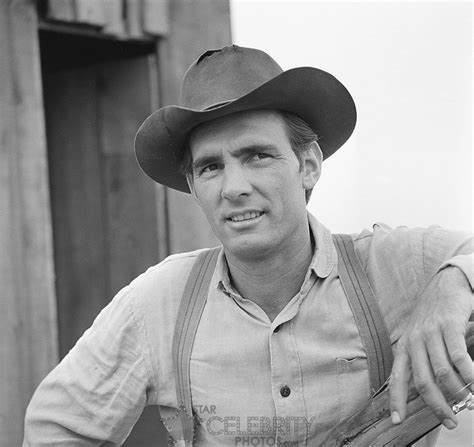 Gunsmoke photo 010 Dennis Weaver | Tv westerns, Gunsmoke, Celebrity photos