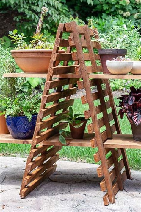 Learn how to make this easy plant stand that will how several plants either as a patio plant ...