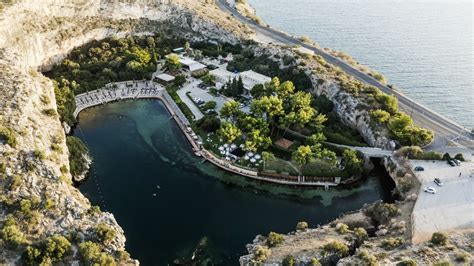 Lake Vouliagmeni: The Enchanting Wedding Destination - Wedding in Greece