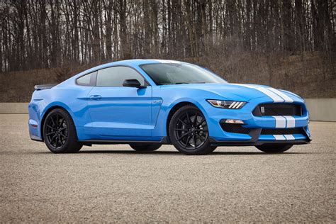 Hot New Colors and Features Announced for 2017 Ford Shelby GT350 Mustang - Hot Rod Network