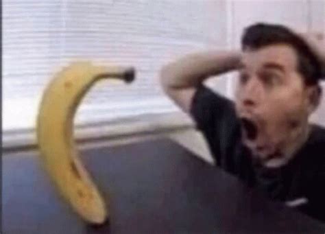 Banan Banana GIF - Banan Banana Pog - Discover & Share GIFs