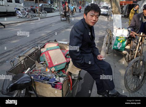 Itinerant worker hi-res stock photography and images - Alamy