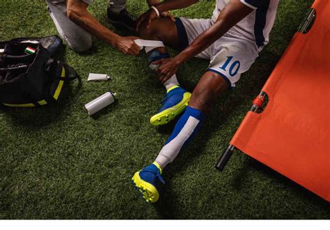 5 Common Injuries That Sideline Football Players - AICA Orthopedics