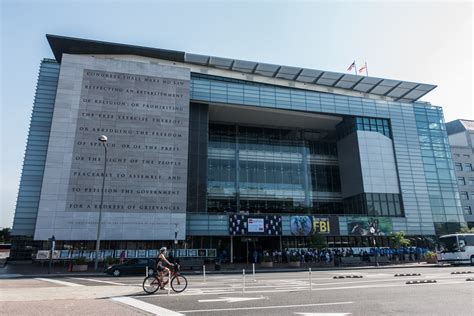 A visit to the Newseum in Washington DC - with discount tickets! - Wandering the World