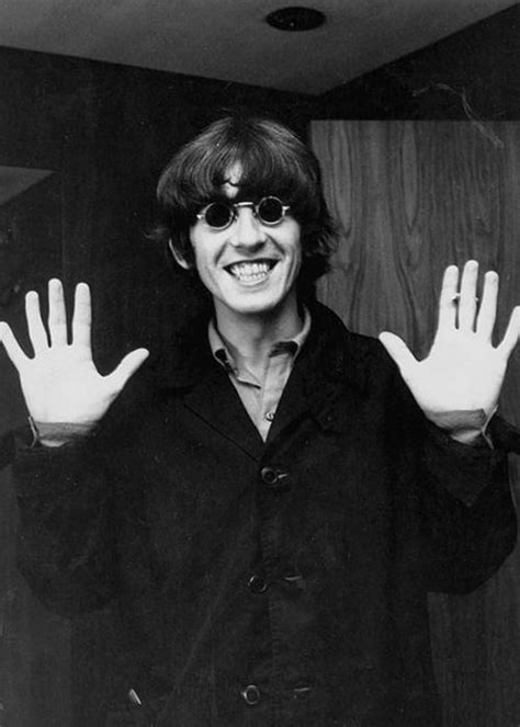 George Harrison, Abbey Road Studios, London, 1966 : r/ClassicRock