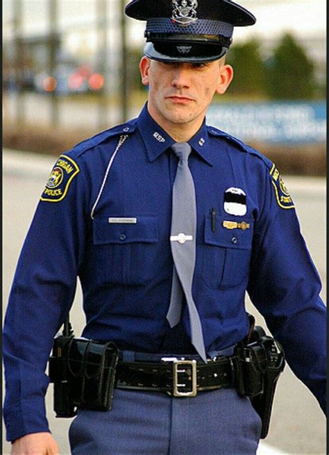 Politie Uniform - Police Uniforms Around the World : Viral : Latinos ...