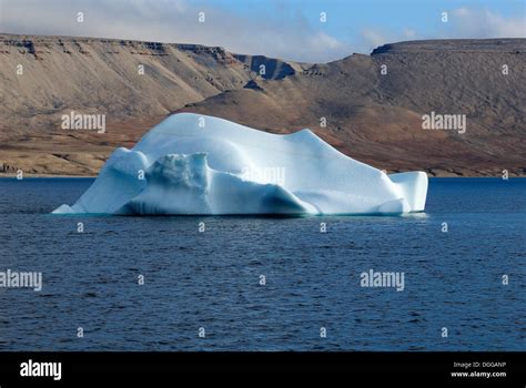 Bylot hi-res stock photography and images - Alamy