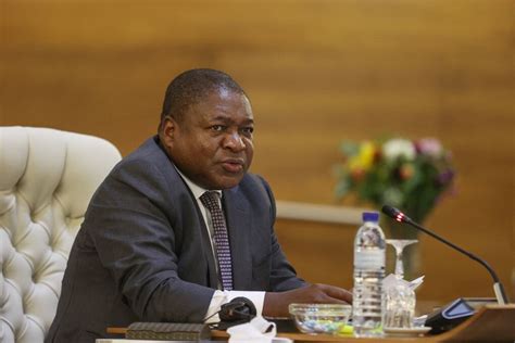 Mozambique’s Nyusi Re-elected as Leader of Ruling Frelimo Party - Bloomberg