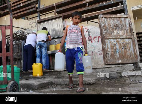 Rafah, Gaza Strip, Palestinian Territory. 22nd May, 2016. Palestinians ...