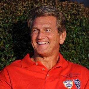 Joe Theismann - Bio, Facts, Family | Famous Birthdays