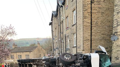 'Hero' rubbish truck driver narrowly avoids serious crash after brakes fail | News UK Video News ...