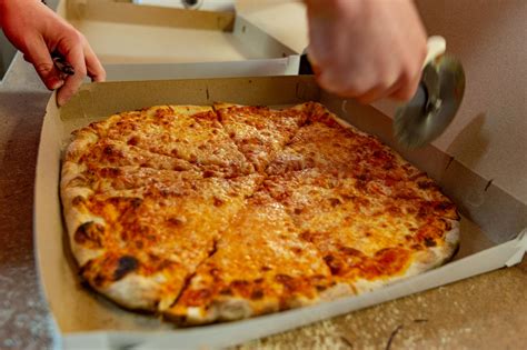 Zuppardi's Apizza to open Ansonia takeout spot