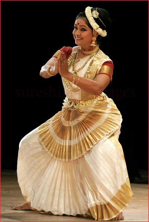 mohiniattam | Indian classical dancer, Indian dance, Indian classical dance