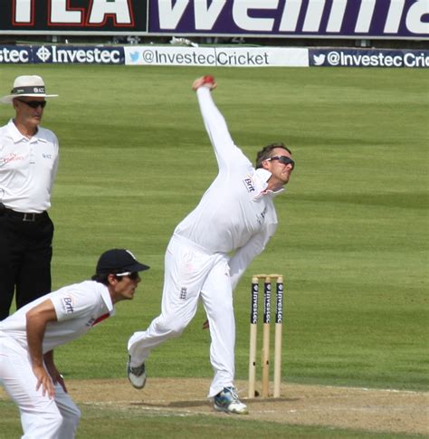 Graeme Swann bowling in the Ashes | Graeme Swann Ashes 2013,… | Flickr