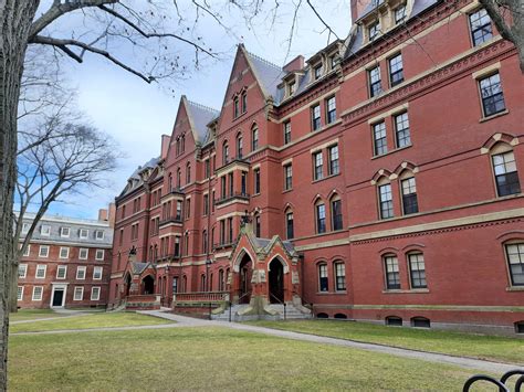 Collegeboxes School of the Month: Harvard University - Collegeboxes