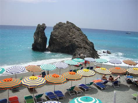 La spiaggia a Monterosso al Mare. Monterosso, Blue Flag, Bella, Beaches, Bathing, Coastline ...