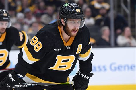 Bruins’ David Pastrnak scores 50th goal of season vs. Hurricanes: How ...