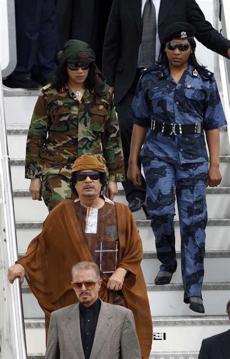 Muammar Gaddafi's famous female bodyguards - Photogallery