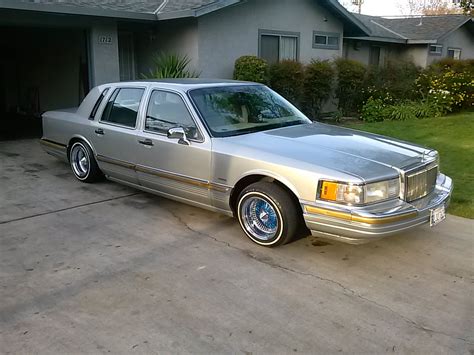 1990 Lincoln Town Car Lowrider | LayItLow.com Lowrider Forums