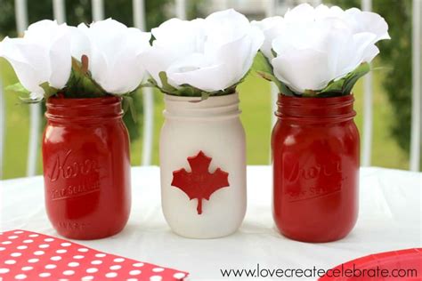 DIY Canada Day Table Decorating Ideas - Home Trends Magazine