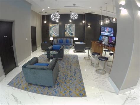 Embassy Suites Toronto Airport: Luxury Hotel Review - Can we go yet? | Toronto airport, Embassy ...